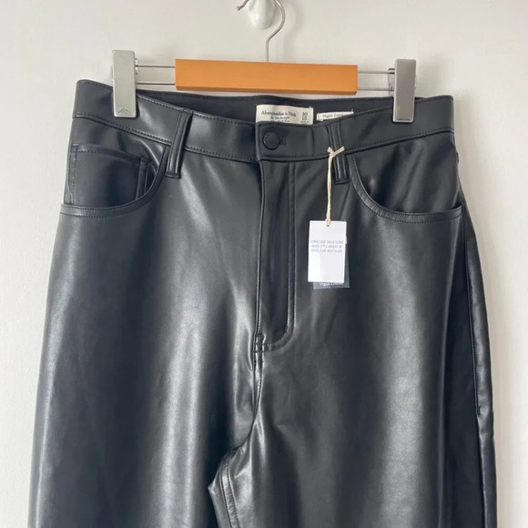 Abercrombie & Fitch Curve Love Vegan Leather 90s  Straight Pant NWT Size 30/10 - Picture 8 of 11